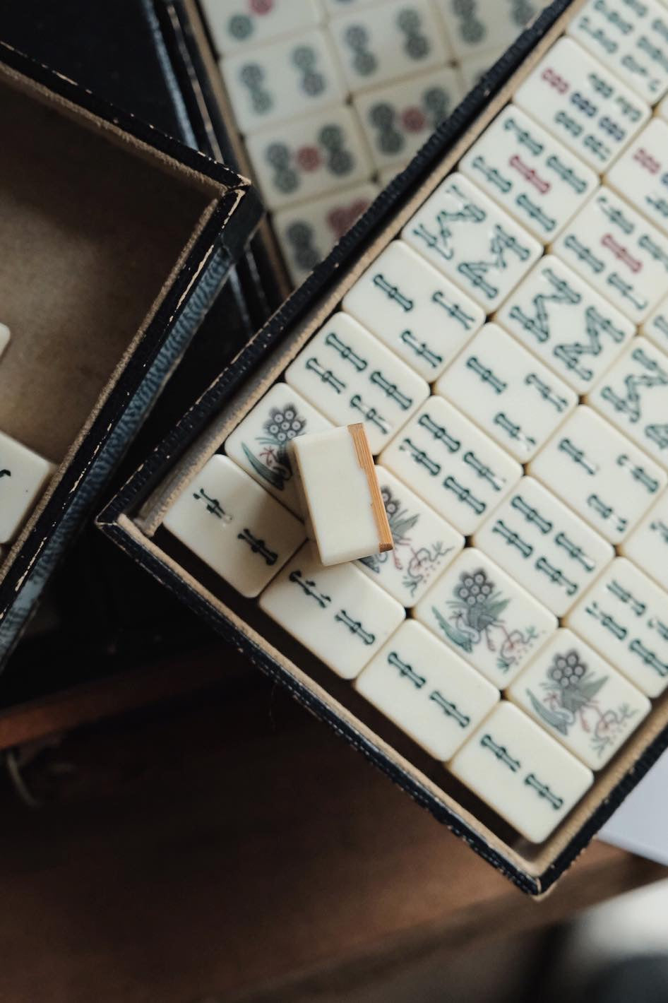 日本昭和手雕行書字體小型竹背麻雀連盒
